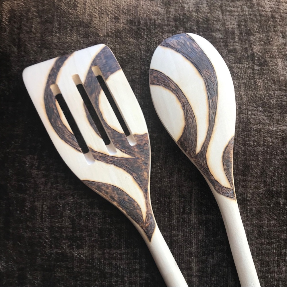 Swirly design artisan burned wooden spoon set